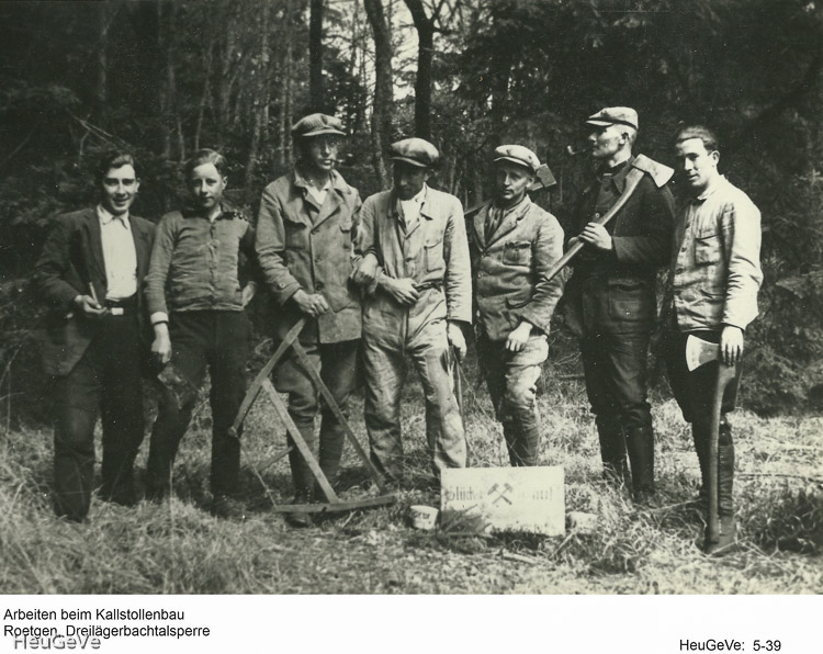 Arbeiter beim Kallstollenbau, um 1925